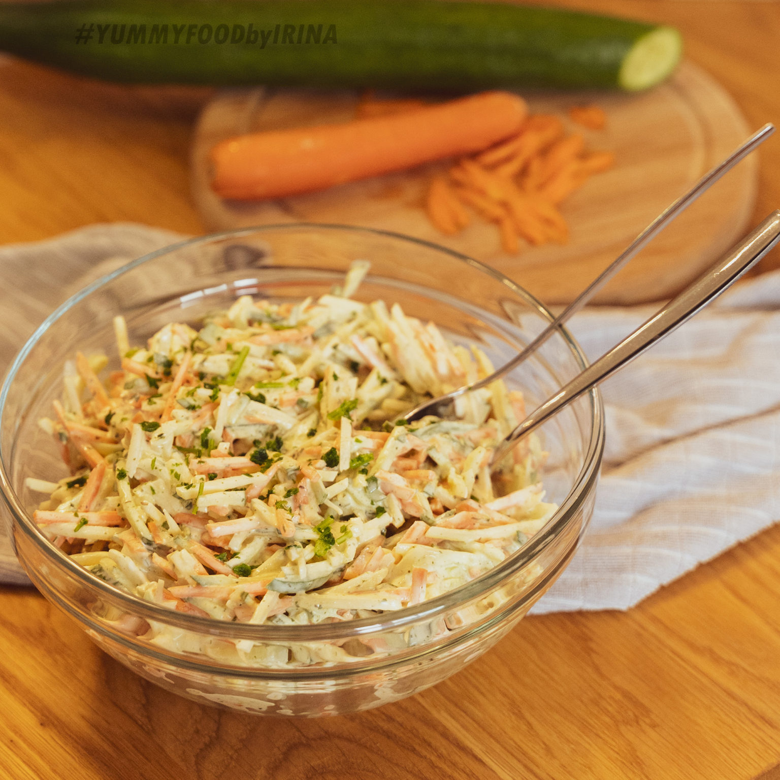 Salat mit Kohlrabi, Gurke und Möhre - YUMMYFOODbyirina